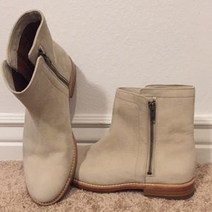 Frye Natalie boot with double zippers size 9